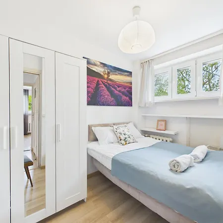 Spacious Bruna Near Pole Mokotowskie By Superapart Apartamento